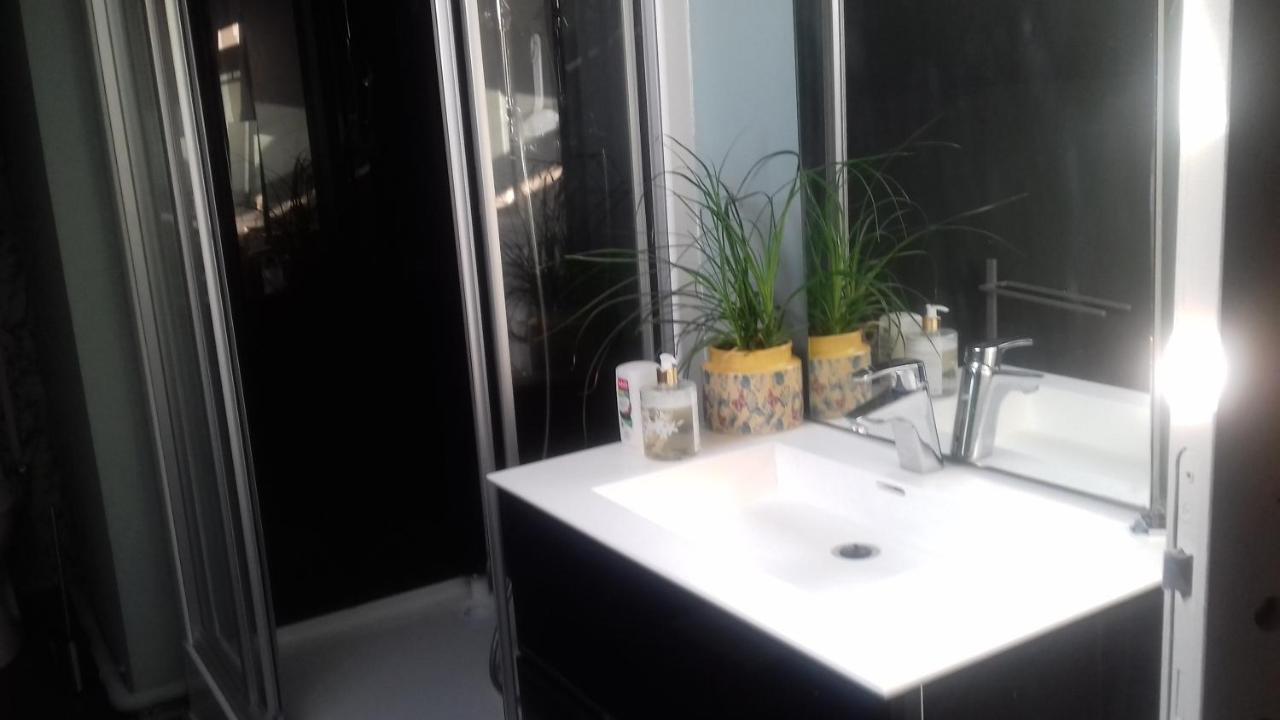 Chambre Dans Maison Privee Awoingt Luaran gambar